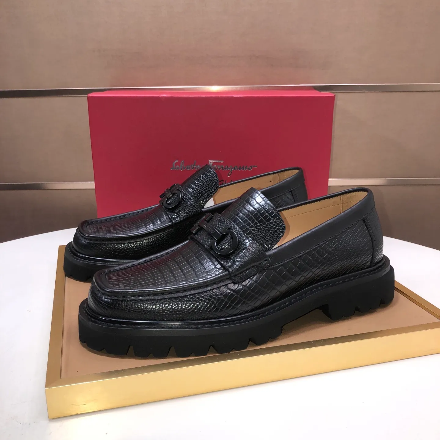 Men's shoes 💰680💰[Ferragamo/Ferragamo] The latest model in the counter. Original imported high-quality cowhide with open sides + imported 🐂 water-dyed cowhide lining + original luxury metal buckle + original combined outsole. No pressure for comparison. 39–45 (45 is custom-made and cannot be returned or exchanged)
